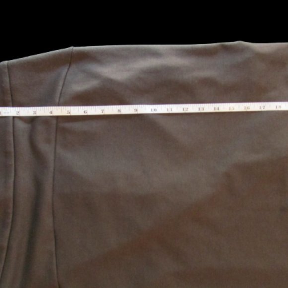 Michael Kors Brown Skirt, size 6. Back slit. Back zipper. - Picture 3 of 5
